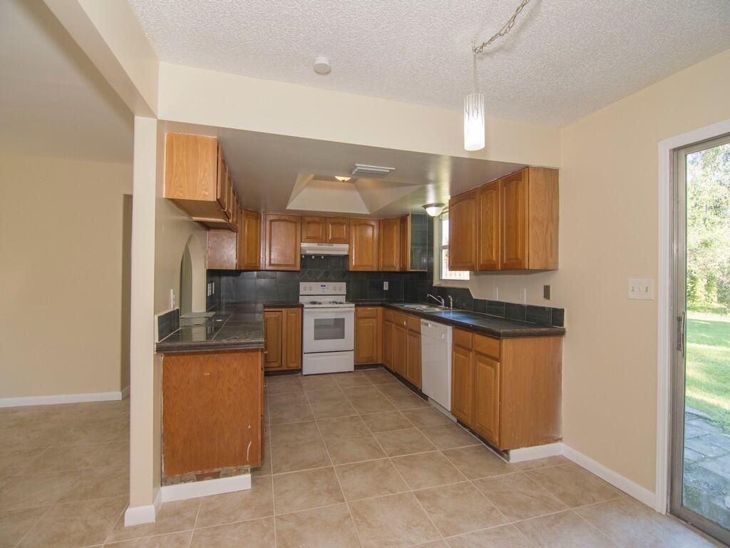 8604 Brookline Avenue, Fort Pierce, FL 34951 Photo