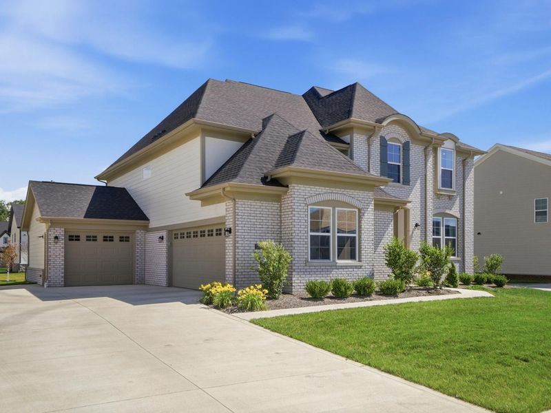 1326 Blueberry, Grove City, OH 43123 Photo 2
