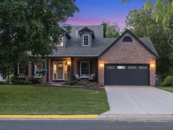 1602 Woodstone Drive , Victoria, MN 55386