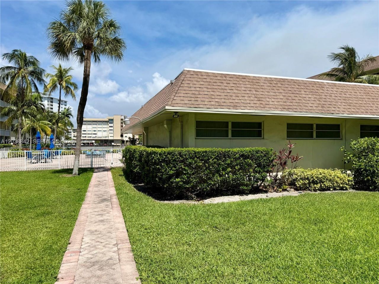 1893 S Ocean Dr, Unit 612, Hallandale Beach, FL 33009 Photo