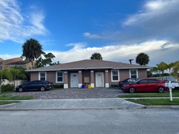 1533 W 26th Ct , Unit 2b, Riviera Beach, FL 33404