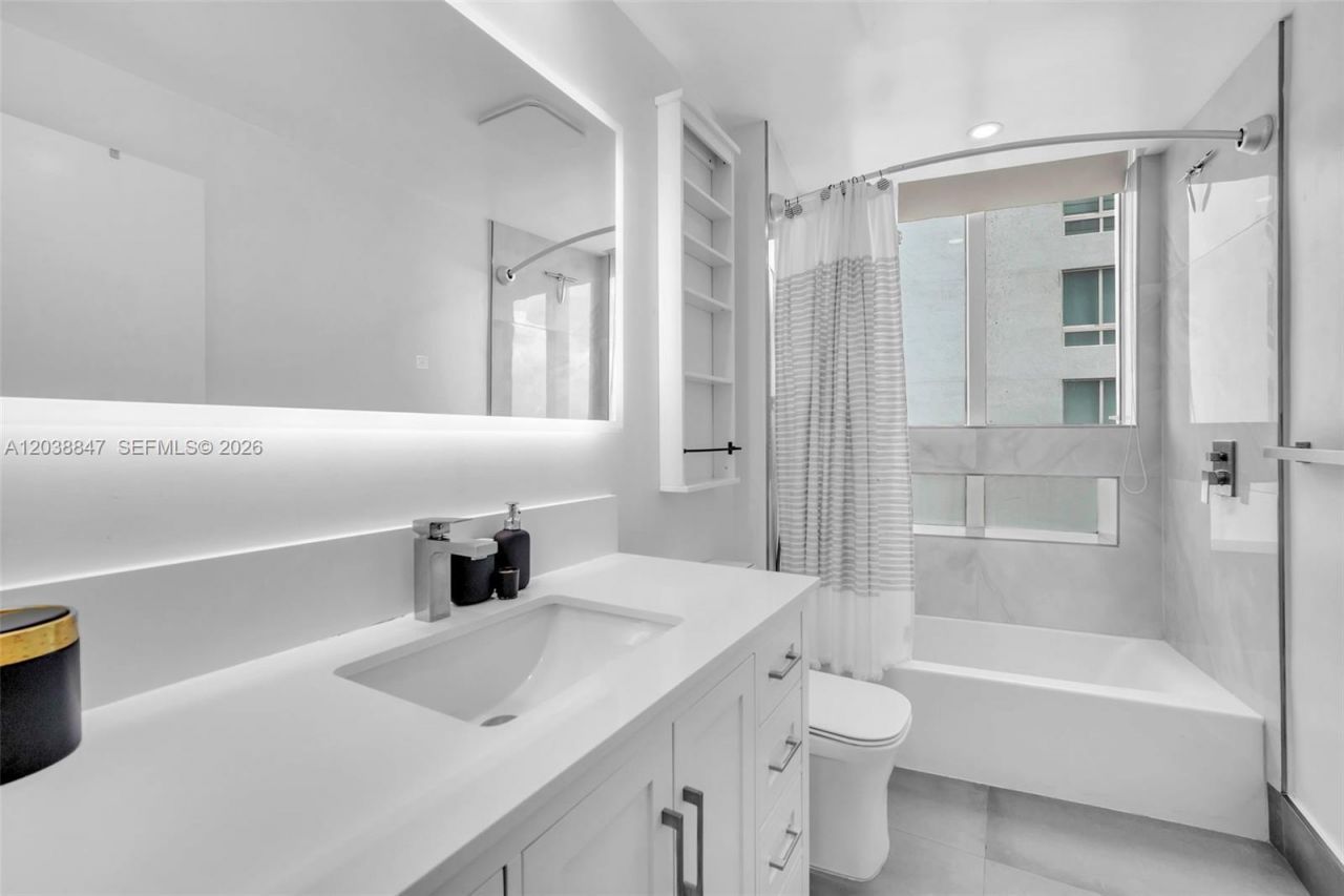 1900 N Bayshore Dr, Unit 3610, Miami, FL 33132 Photo