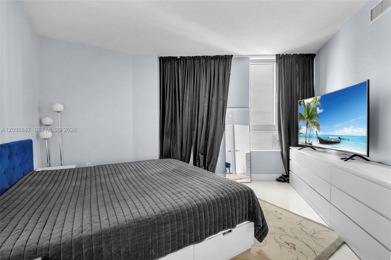 1900 N Bayshore Dr, Unit 3610, Miami, FL 33132 Photo