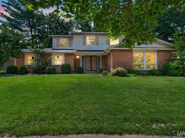 1261 Jade Wind Circle, Ballwin, MO 63011