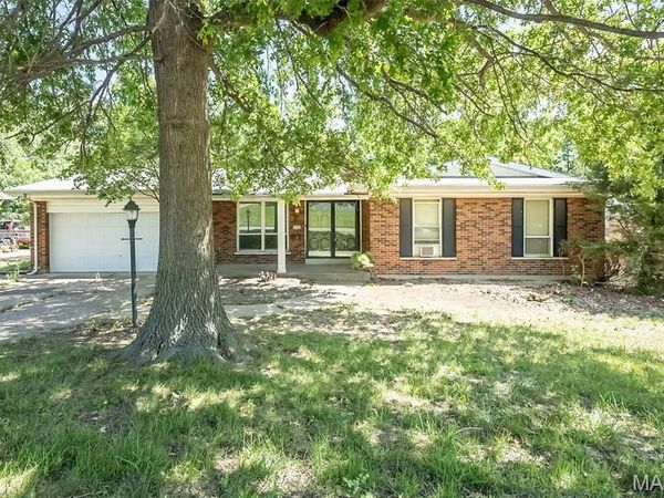 3705 Seville Drive, Florissant, MO 63033