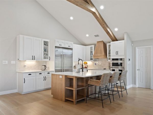 294 Hidden Creek DR, Dripping Springs, TX 78620