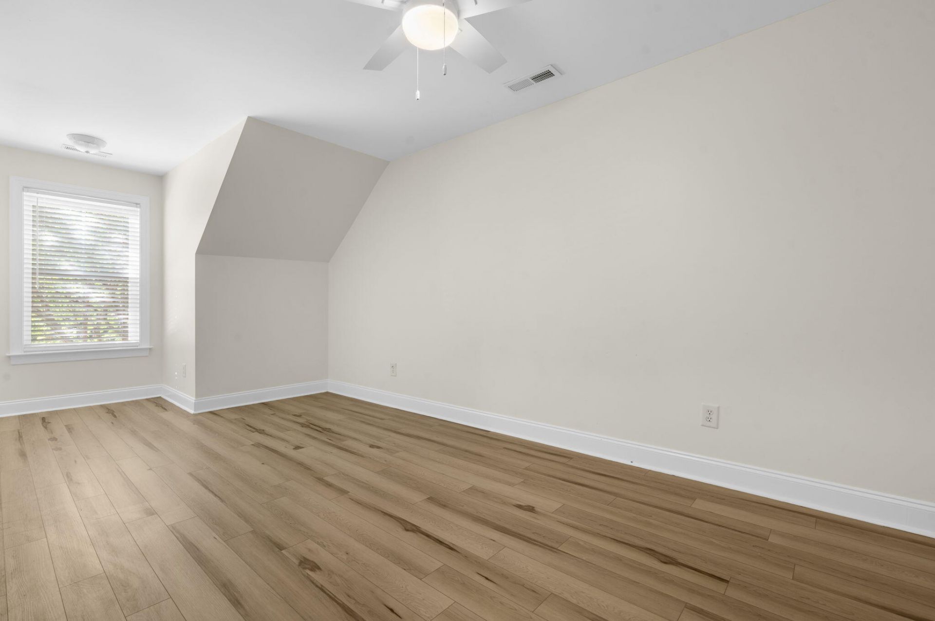 1677 Lauda Drive Photo 25