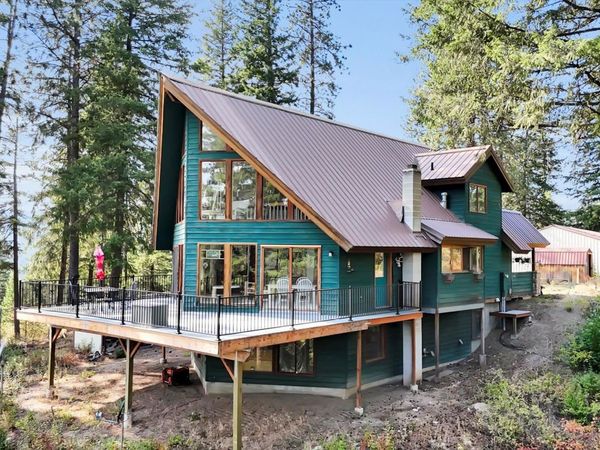 17820 N Forest Ln, Newman Lake, WA 99025