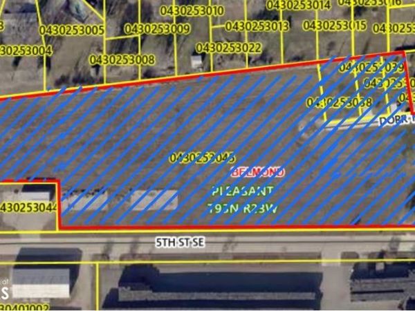 land at corner 5th St SE & Luicks Lane, Belmond, IA 50421