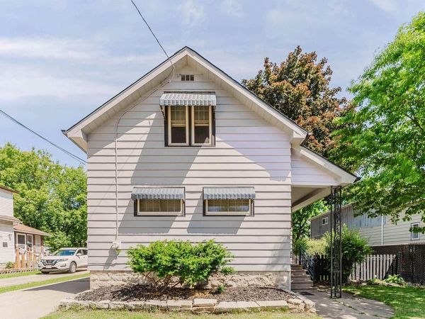 702 W 11TH AVENUE, Oshkosh, WI 54902