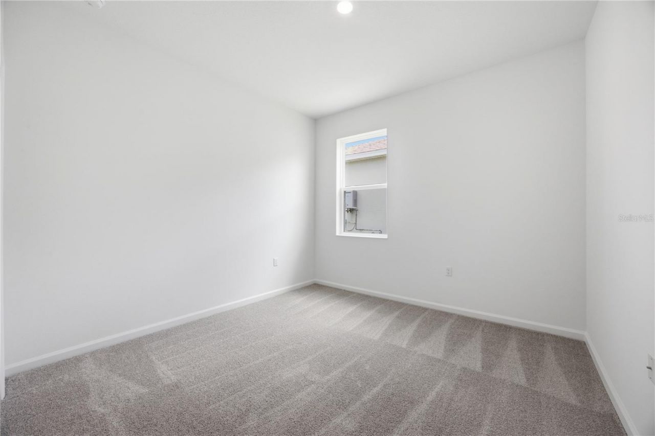 6209 Sanders Grove Circle, Okahumpka, FL 34762 Photo