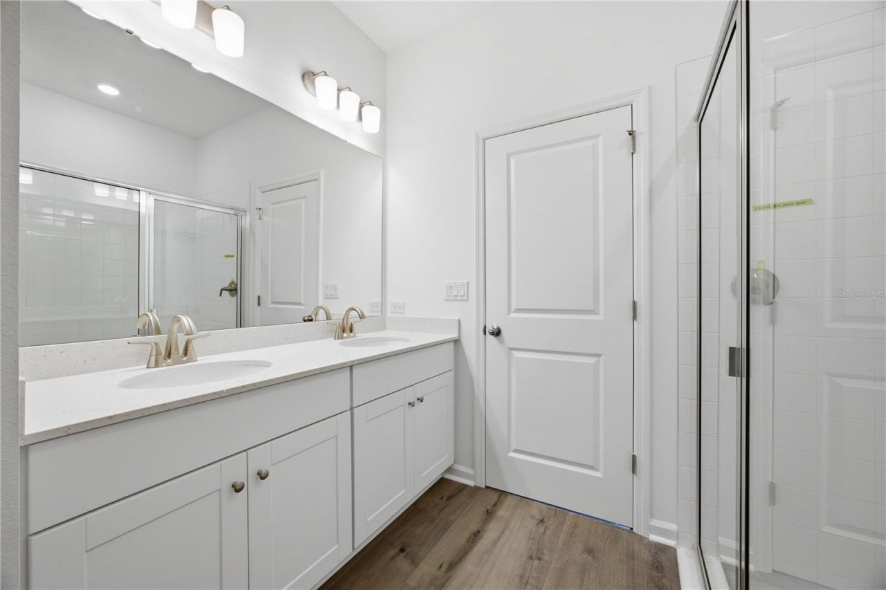 6209 Sanders Grove Circle, Okahumpka, FL 34762 Photo
