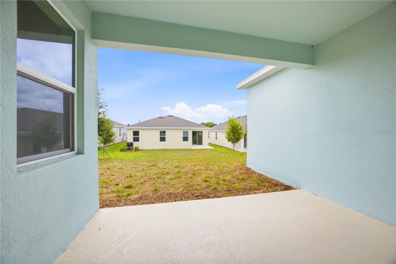 6209 Sanders Grove Circle, Okahumpka, FL 34762 Photo