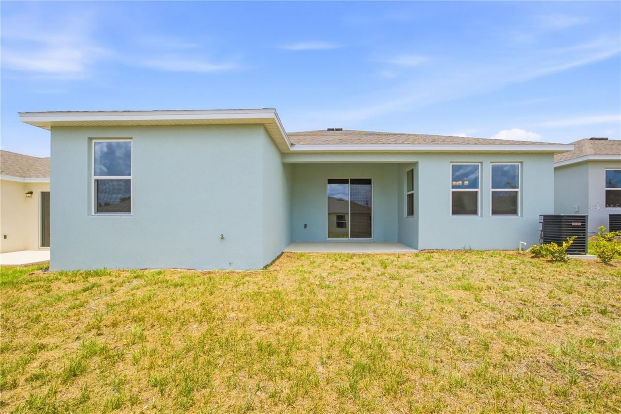 6209 Sanders Grove Circle, Okahumpka, FL 34762 Photo