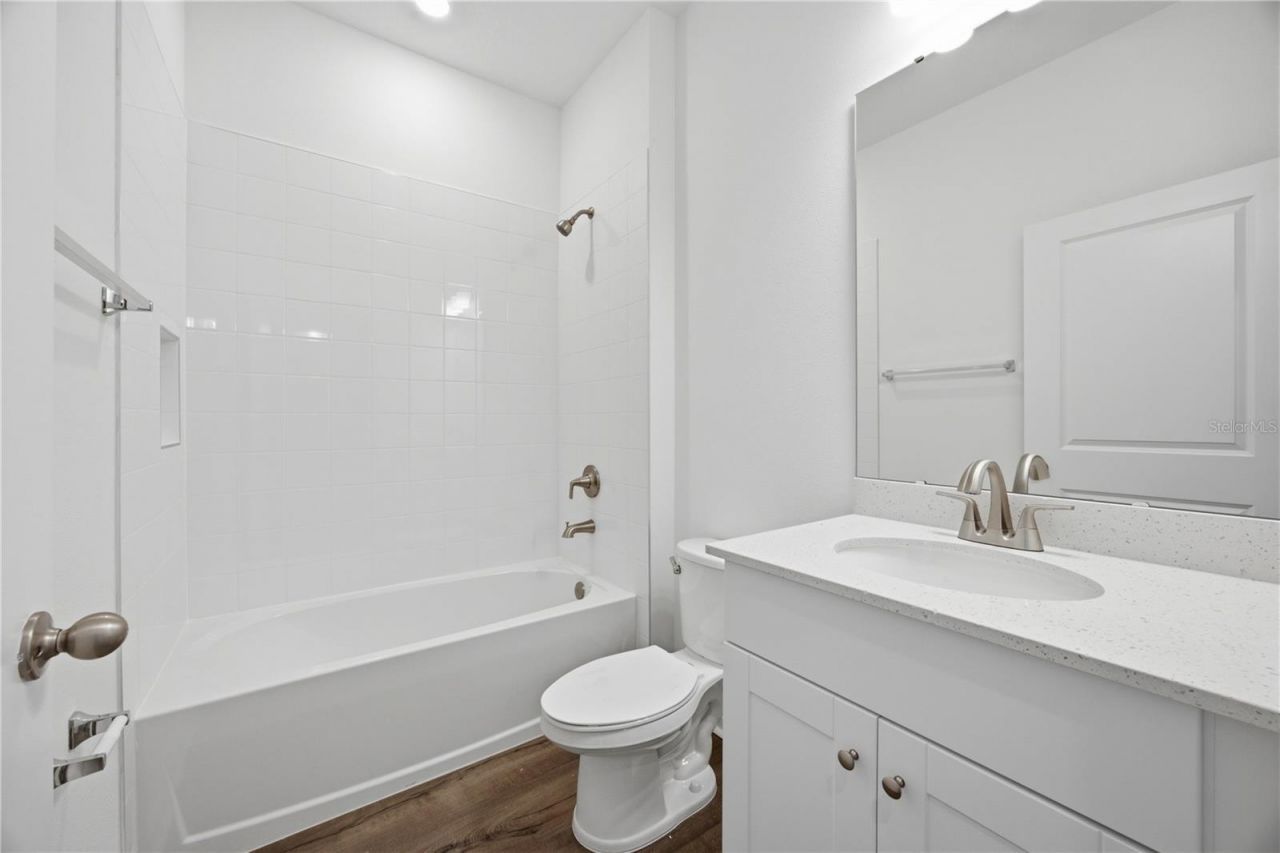 6209 Sanders Grove Circle, Okahumpka, FL 34762 Photo