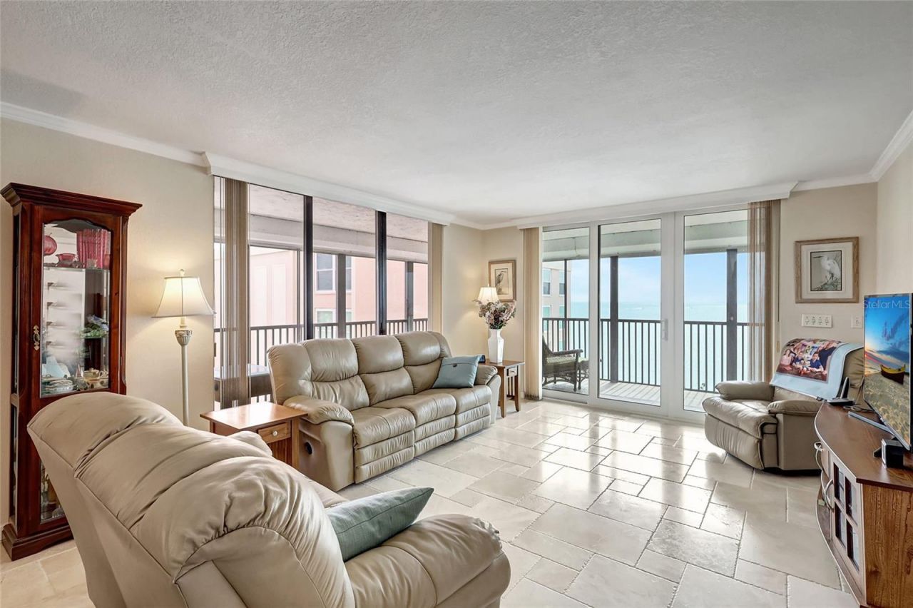 14900 Gulf Boulevard, Unit 401, Madeira Beach, FL 33708 Photo
