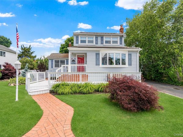 19 Westbridge Drive , Babylon, NY 11702