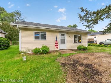 3319 Junior Drive, Hamburg Twp, MI 48169