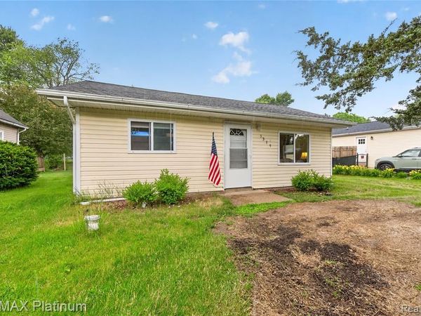 3319 Junior Drive, Hamburg Twp, MI 48169