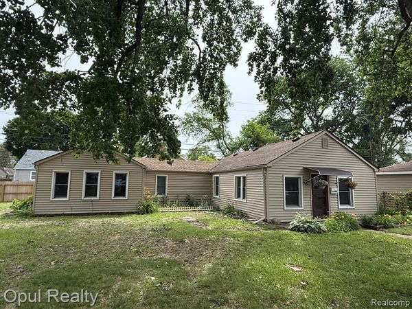 11700 Cavell Street, Livonia, MI 48150