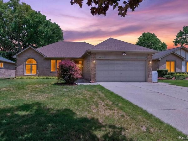46362 Springhill Drive, Shelby Twp, MI 48317