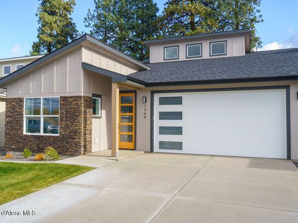 7388 N Breaux Dr , Coeur d'Alene, ID 83815