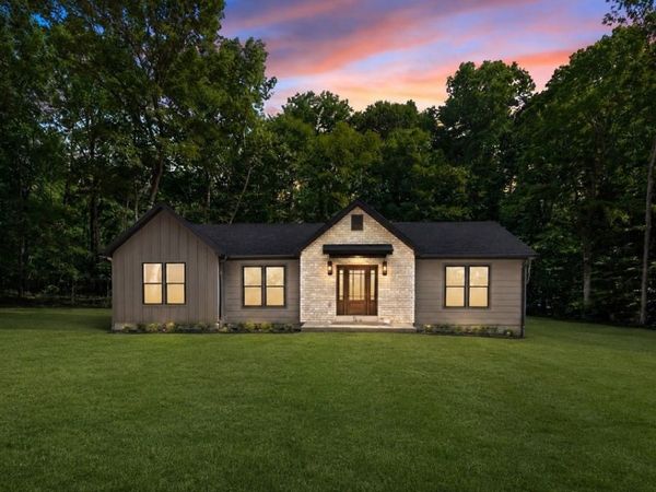 899 Little Leatherwood Rd , Vanleer, TN 37181