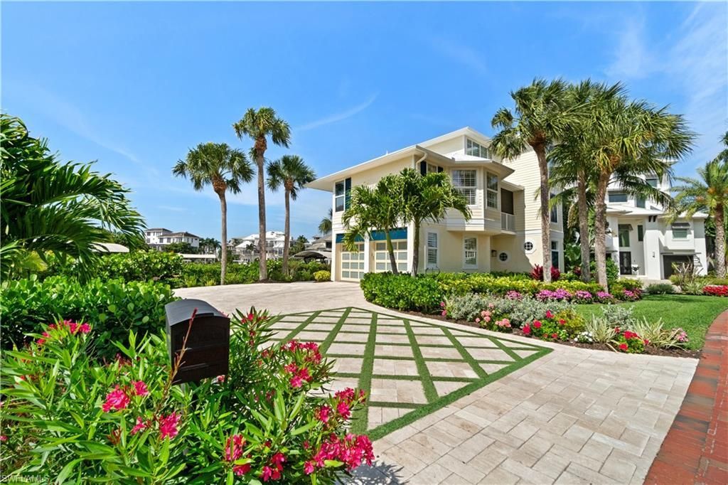 225 Bayfront Dr , Bonita Springs, FL 34134 Photo