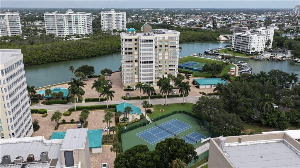 21 Bluebill Ave, Unit 303, Naples, FL 34108 Photo