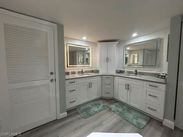 21 Bluebill Ave, Unit 303, Naples, FL 34108 Photo