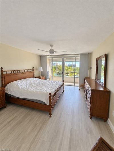 21 Bluebill Ave, Unit 303, Naples, FL 34108 Photo