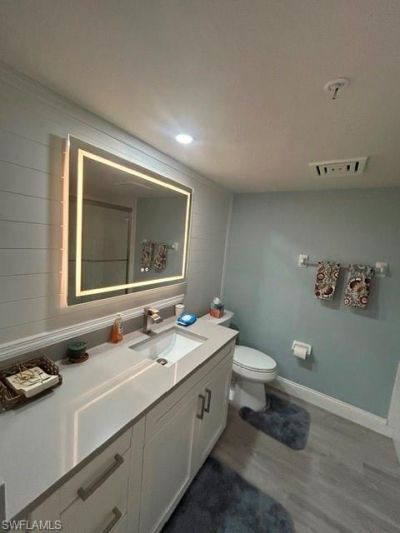 21 Bluebill Ave, Unit 303, Naples, FL 34108 Photo