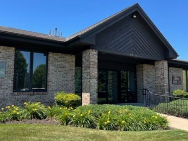 6068 Palo Verde Dr, Rockford, IL 61114