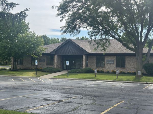 6068 Palo Verde Dr, Rockford, IL 61114