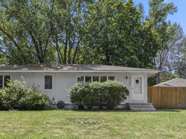 2124 Sapphire Lane, Eagan, MN 55122
