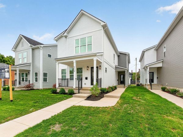 977 Oak Street , Columbus, OH 43205