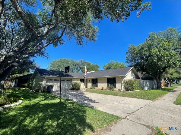 101 Rio Vista Drive , Victoria, TX 77904