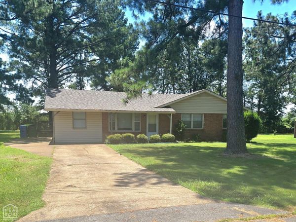 105 Grove Street, Jonesboro, AR 72401