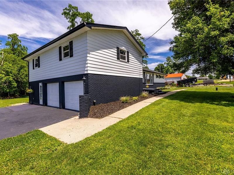 5813 Somers Gratis Road, Camden, OH 45311 Photo 4
