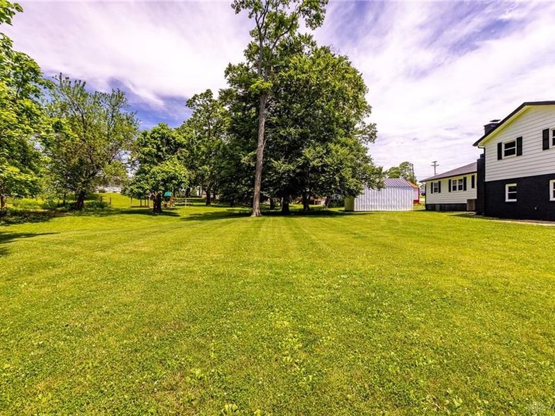 5813 Somers Gratis Road, Camden, OH 45311 Photo 8