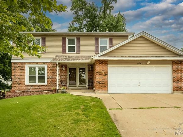 1440 Glenlea Drive, Maryland Heights, MO 63043