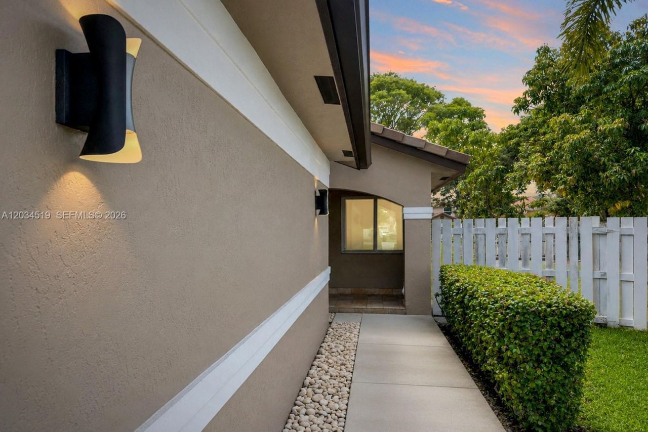 414 SW 177th Ave , Pembroke Pines, FL 33029 Photo