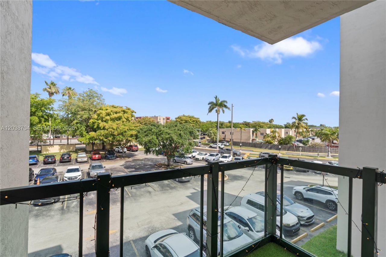 2055 SW 122nd Ave, Unit 326, Miami, FL 33175 Photo