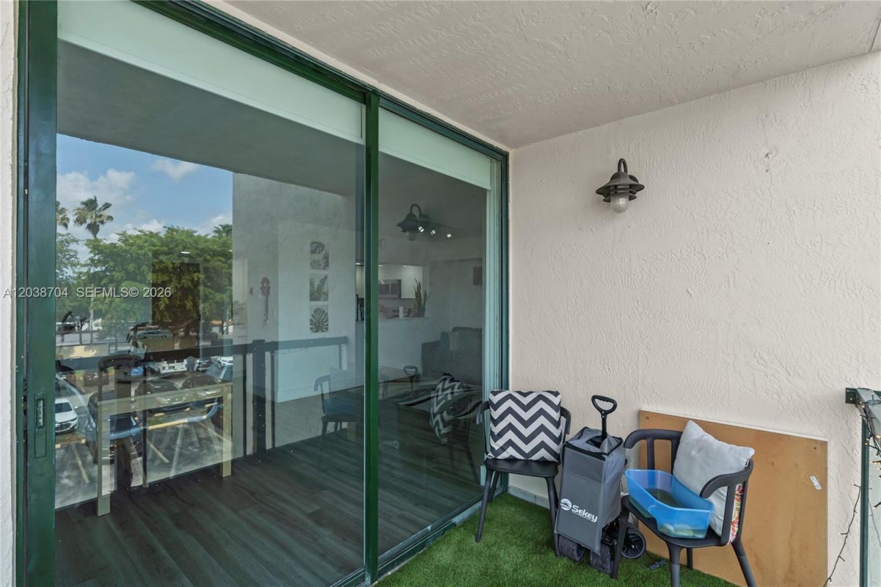 2055 SW 122nd Ave, Unit 326, Miami, FL 33175 Photo