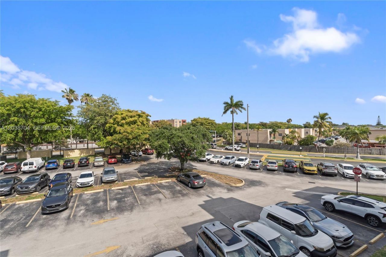 2055 SW 122nd Ave, Unit 326, Miami, FL 33175 Photo