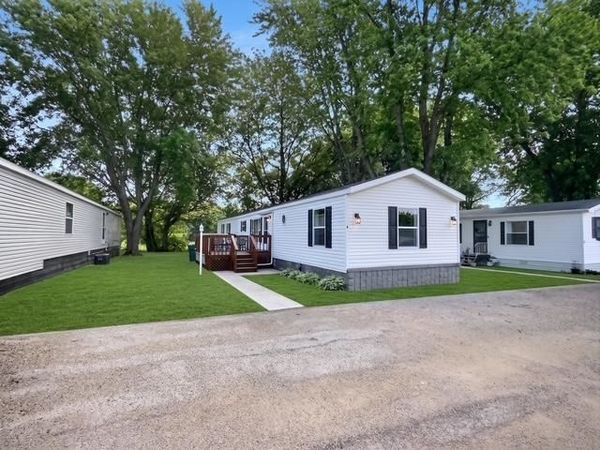 806 28Th Street , Unit 4, Milford, IA 51351