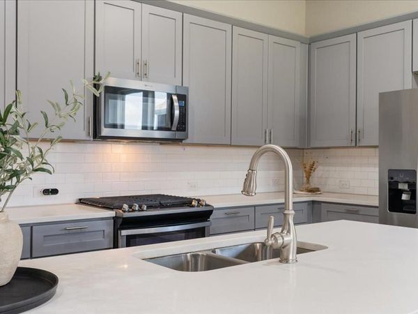 1313 Mustang Brook LN, Leander, TX 78641