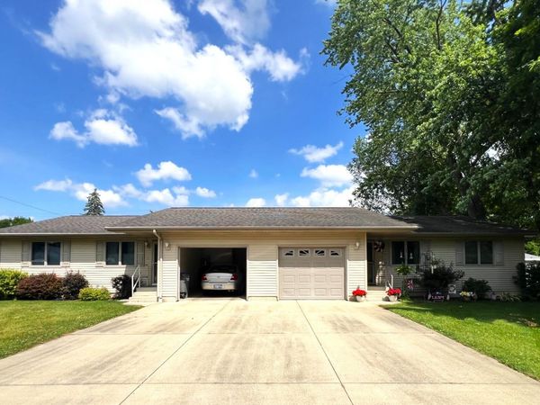 202-206 Farwell Avenue, Sturgis, MI 49091