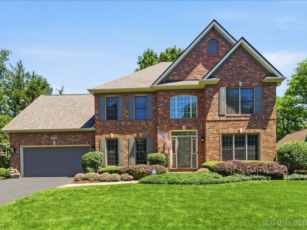 990 Pinecrest Drive , Sugar Grove, IL 60554