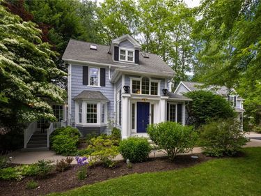 870 Maple Dr, Webster, NY 14580